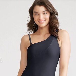 Yummie by Heather Thomson NWT swim wear